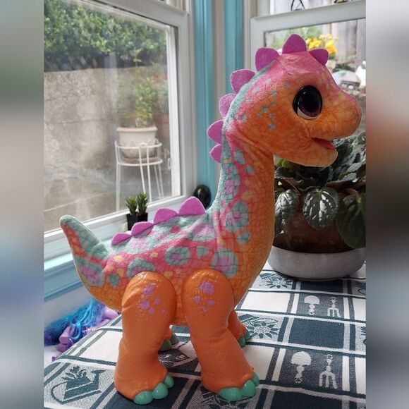 FurReal Snackin' Sally Dinosaur Animated Works 4 AA Batteries Not Included